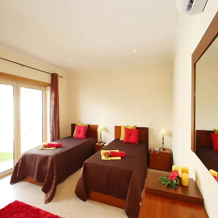 With Heatable Pool *
