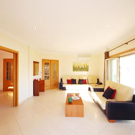 Villa With Heatable Pool *