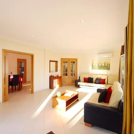 With Heatable Pool Villa Albufeira