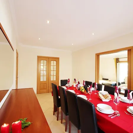 Villa In Albufeira With Pool Near Beaches 알부페이라