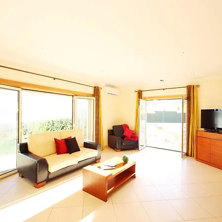 Villa In Albufeira With Pool Near Beaches * 알부페이라