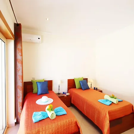 Villa In Albufeira With Pool Near Beaches *