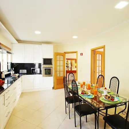 Villa Villa In Albufeira With Pool Near Beaches *